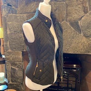 Active USA quilted vest